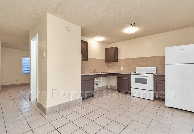 6605 Brittmoore Rd — Photo 4