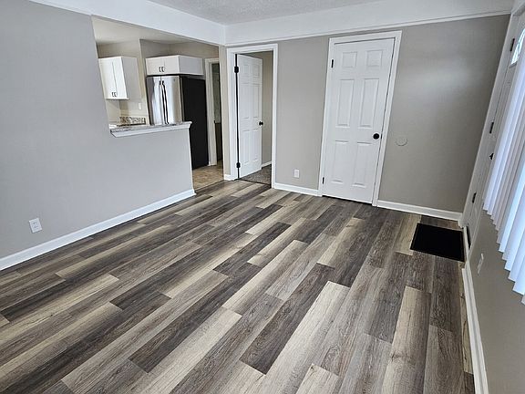 3rd image of 26391 Academy St