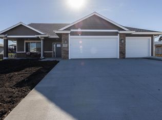 5507 SW Timber Ridge Ln, Topeka, KS 66610