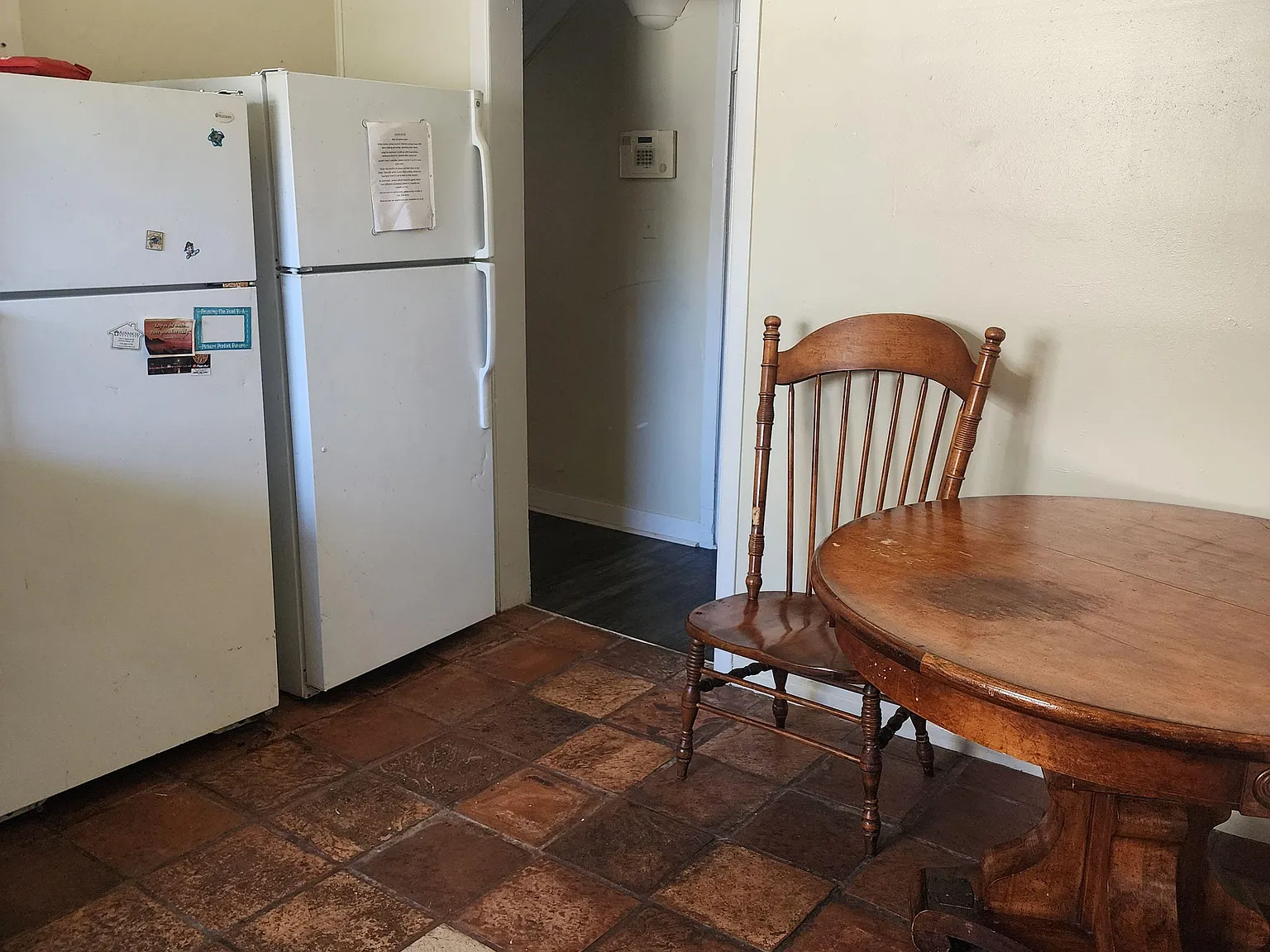 4 bed, 2.0 bath, 2200 sqft, $685 — Photo 3