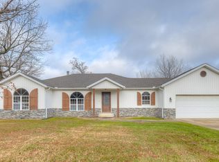 325 Turf Ln #A, Carl Junction, MO 64834