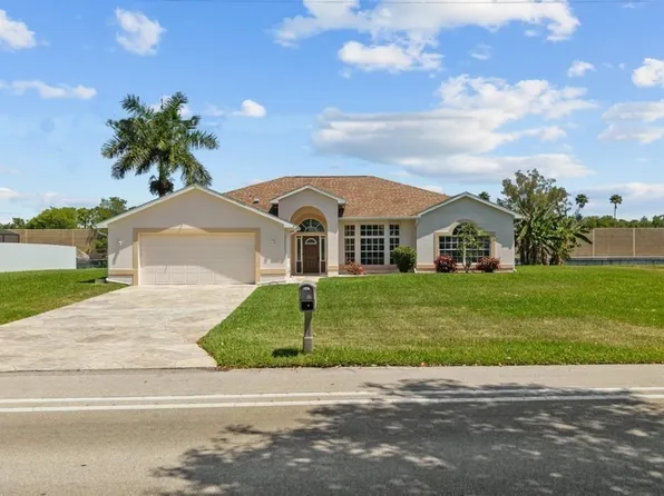 2429 Everest Pkwy, Cape Coral, FL 33904