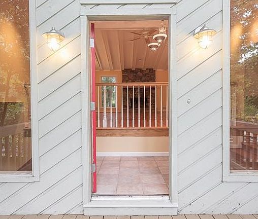 4th image of 3028 Leafwood Dr SE