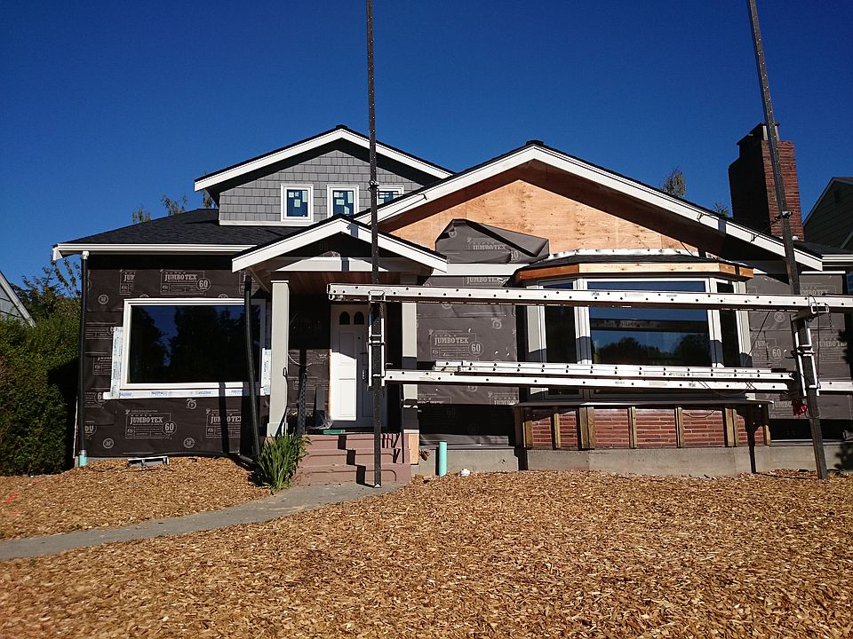 2nd image of 4006 41st Ave NE