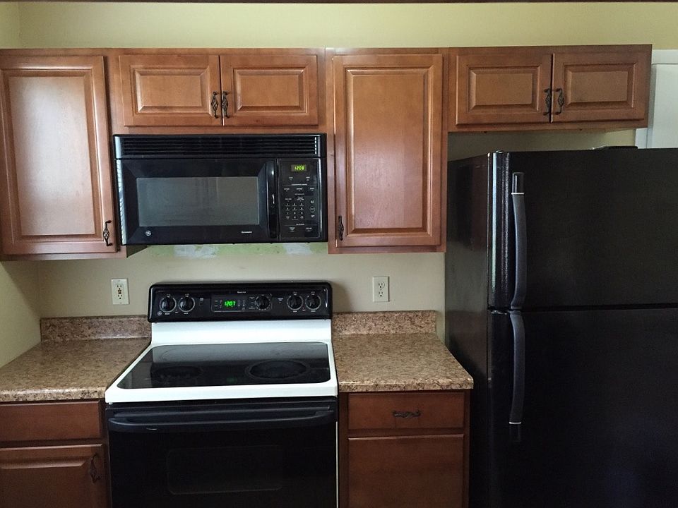 2nd image of 19 Glenbrook Dr