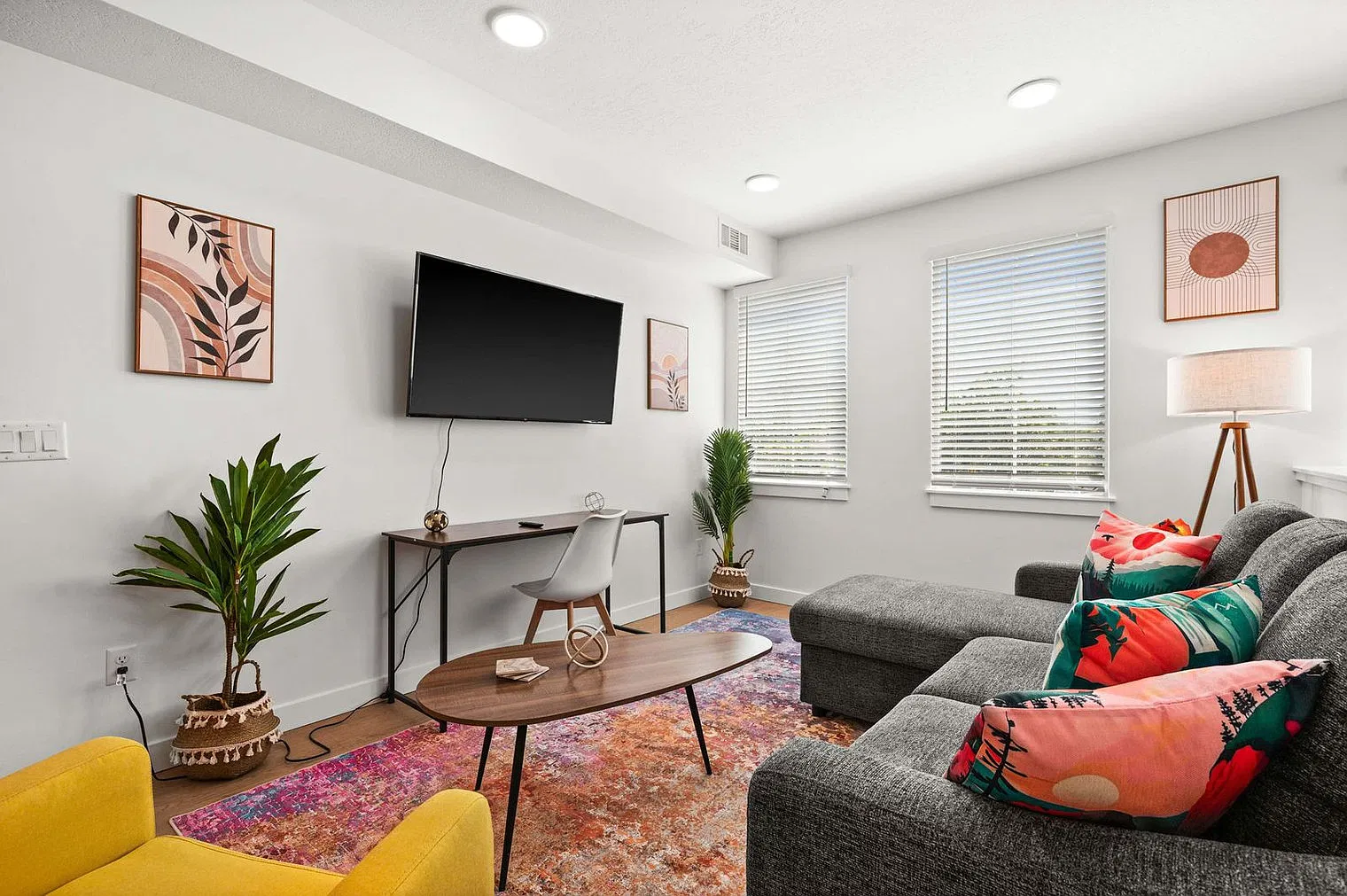 2 bed, 2.0 bath, 1496 sqft, $3,965 — Photo 2