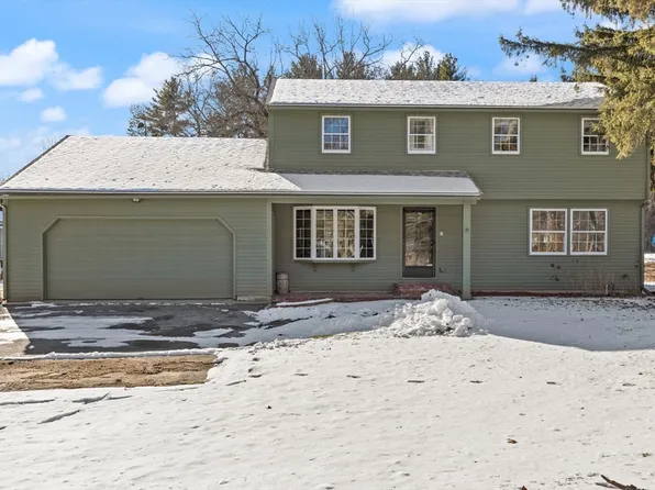 196 Dunstable Rd, North Chelmsford, MA 01863