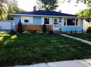 1059 Suburban Dr, De Pere, WI 54115