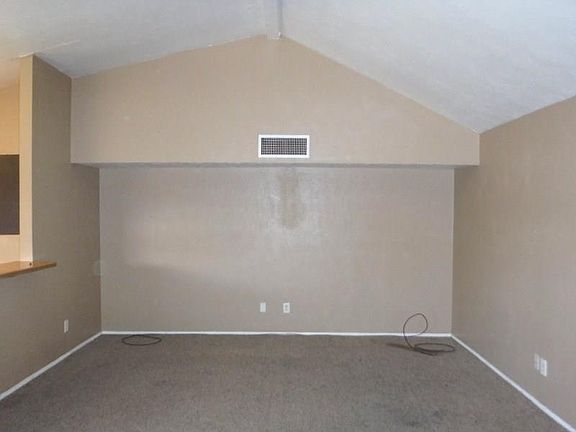 2nd image of 605 Stonehenge Dr