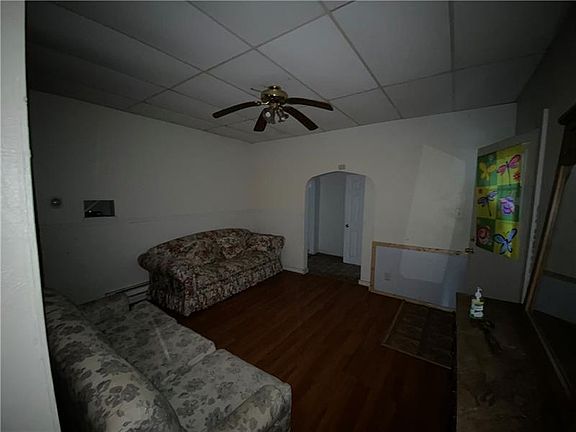2nd image of 1102 Oswin St