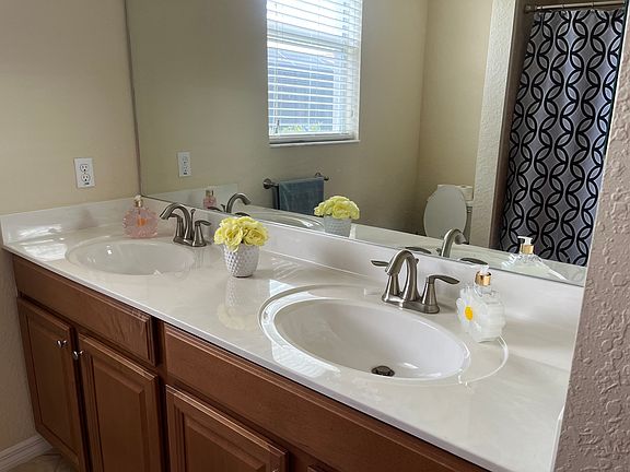 Bathroom off main living room