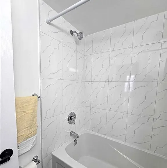 300 Balmoral Ave N #2 — Photo 9