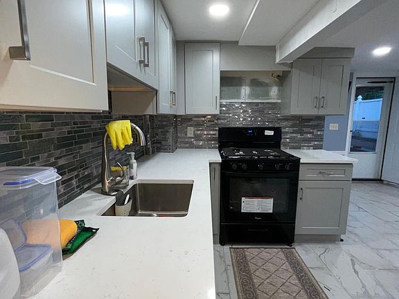 2nd image of 2334 Mickle Ave #2
