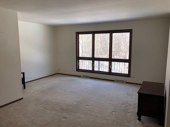 2nd image of 2800 Brockway St