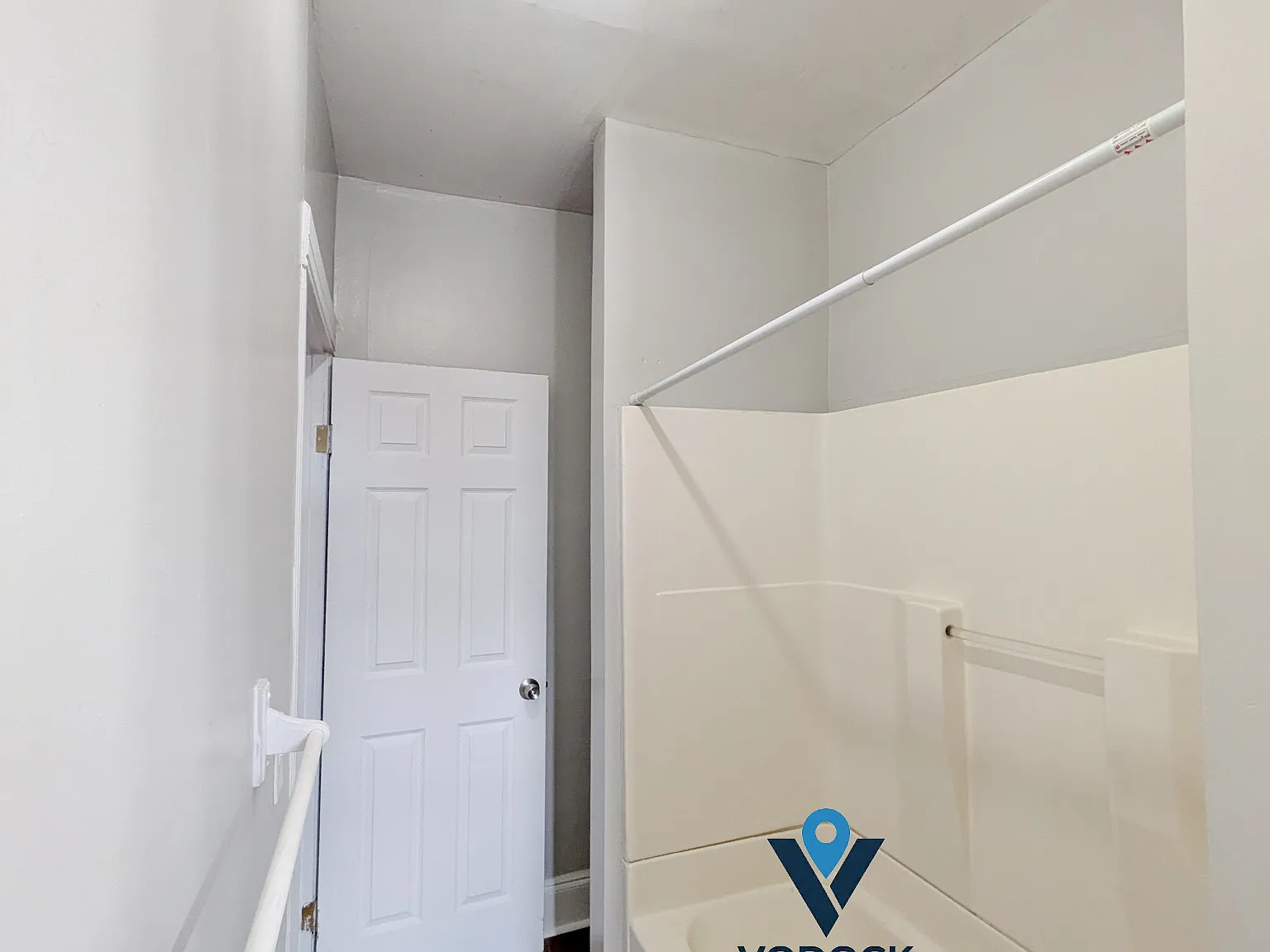 1 bed, 1000 sqft, $1,350 — Photo 4