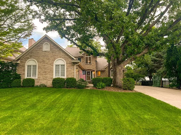 404 Watford Dr, Bloomington, IL 61704