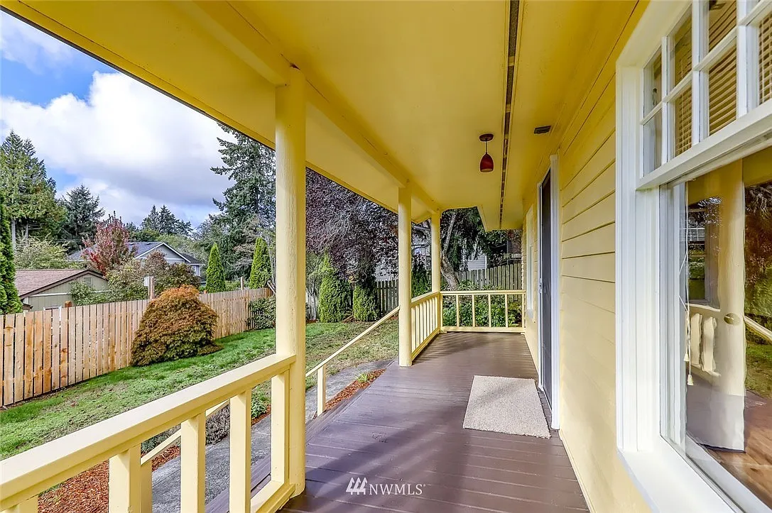 3 bed, 2420 sqft, $3,500 — Photo 2