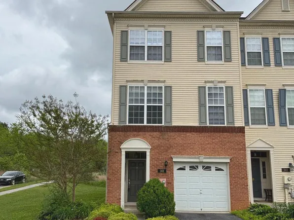 301 Klee Dr, Martinsburg, WV 25403
