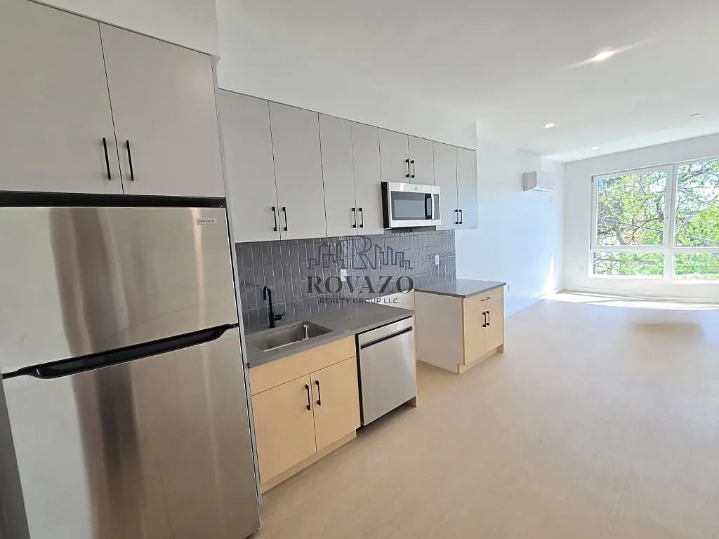 Building Photo - 74 Webster St #3B