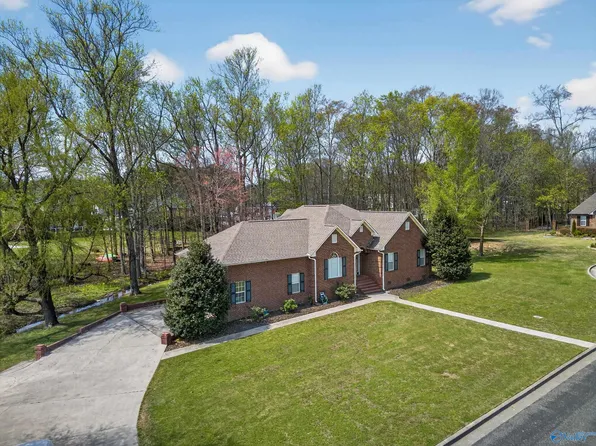 511 Tahoe Trl, Albertville, AL 35950