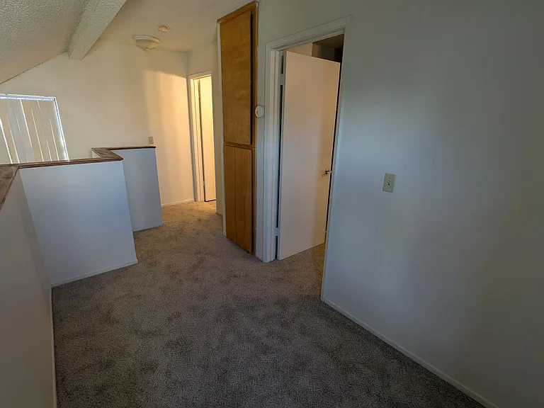 Eastlake Apartments — Photo 39