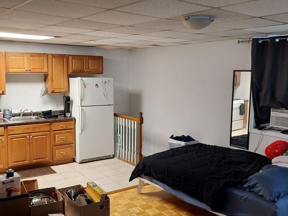 2nd image of 24 Maple St