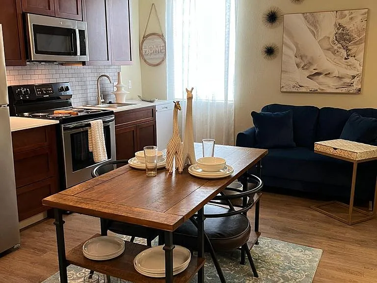 Reserve at Richards Apartments — Photo 6