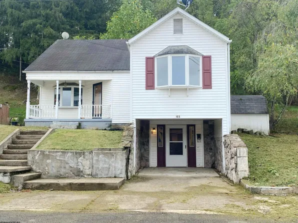 123 Parkway Ave, Spencer, WV 25276