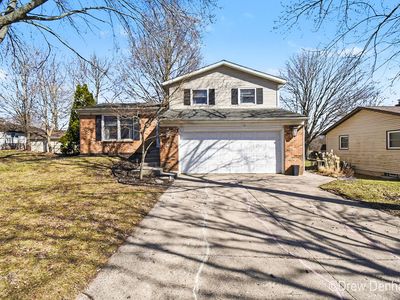 1106 Walwood Dr NE, Grand Rapids, MI, 49505