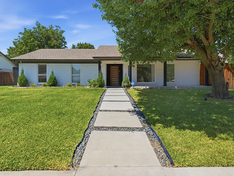 7765 El Pensador Dr — Photo 8