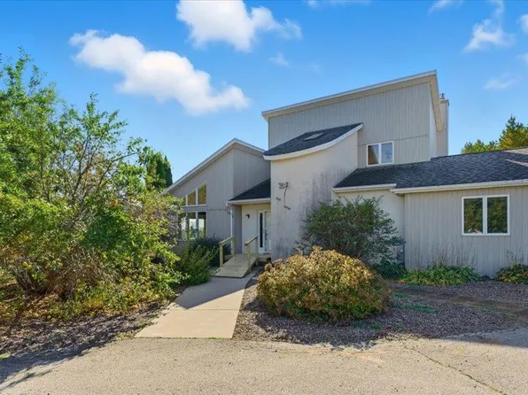 6711 Vignes Rd, Forestville, WI 54213
