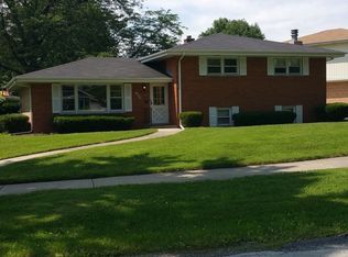 620 White Oak Dr, Roselle, IL