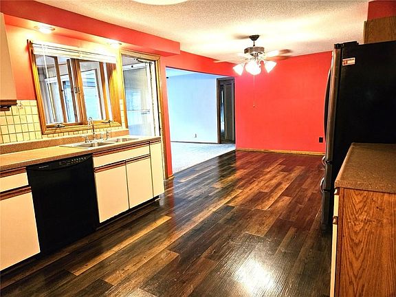 5th image of 5831 N Ava Ave