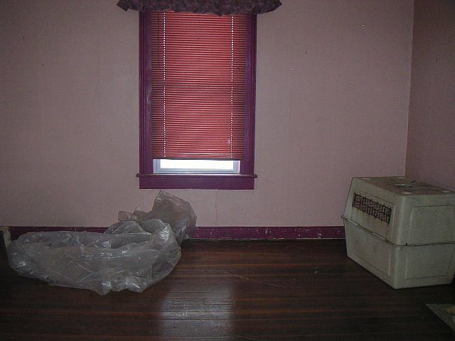 2nd image of 129 Campbell St