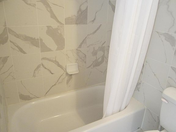 4th image of 1811 Kains Ave
