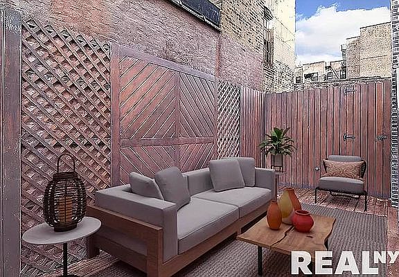 4th image of 181 Christopher St #3