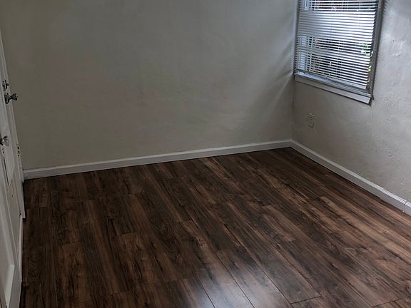3rd image of 812 Belmont Ave APT B