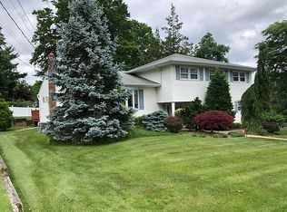 28 Kossuth Pl, Wayne, NJ 07470