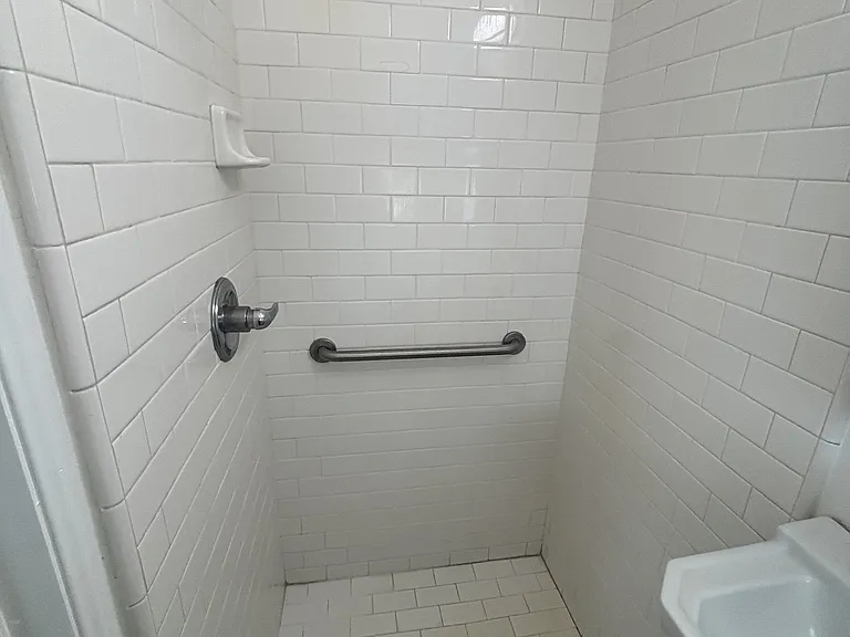 3811 E 4th St #5 — Photo 10