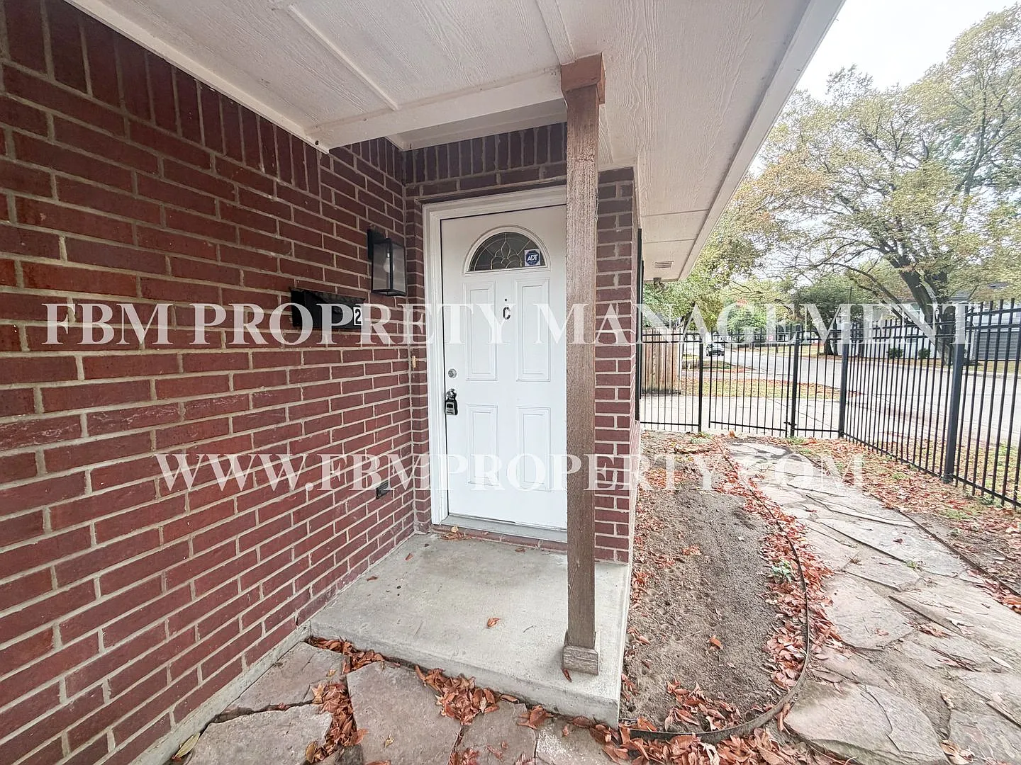 121 N 24th St, Unit 2 - Cozy 2 Bedroom, 1 Bathroom Duplex in Corsicana, TX! — Photo 1