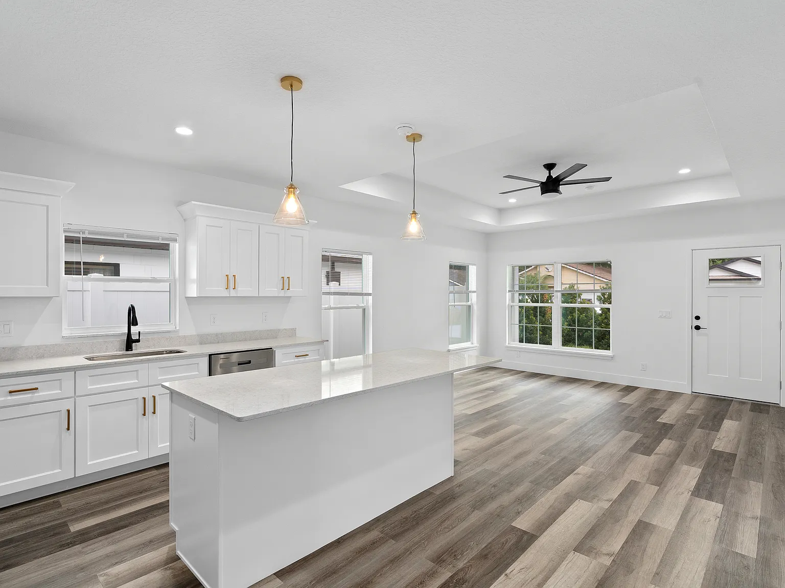 3 bed, 1250 sqft, $2,995 — Photo 4