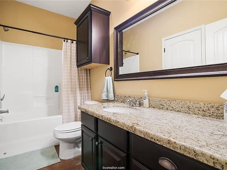 104 Armored Ave — Photo 4