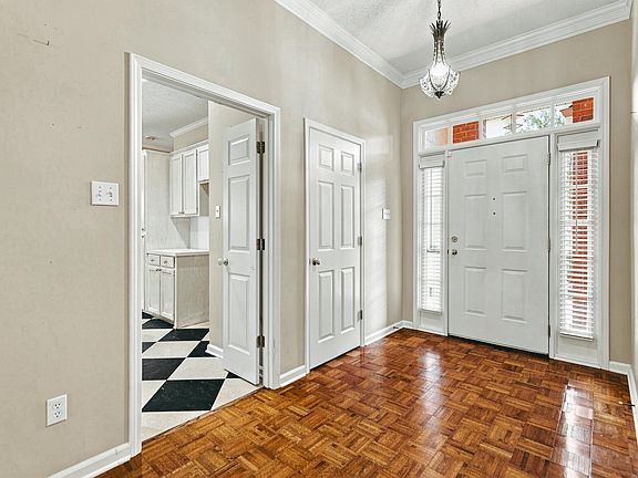 4th image of 3111 Monteigne Cir