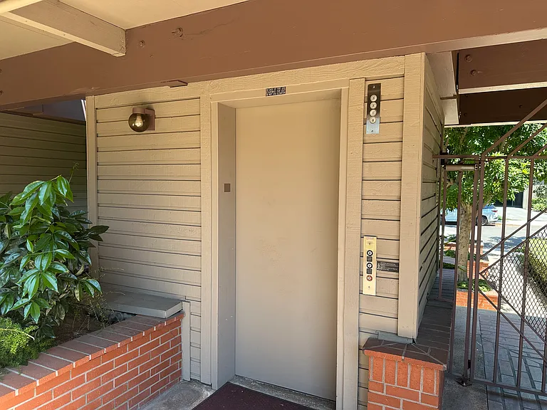248 W Loraine St #201 — Photo 3