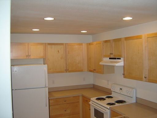 2nd image of 1225 N Oak Harbor St APT D4