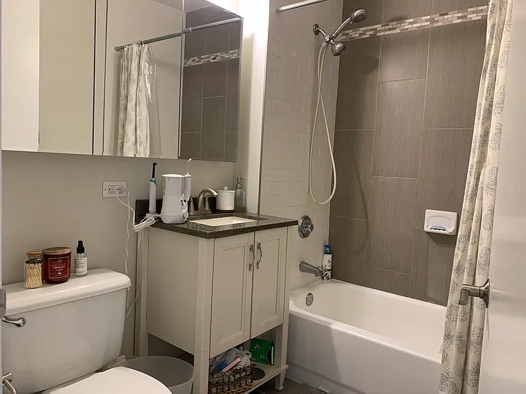 4-74 48th Ave #15C — Photo 3