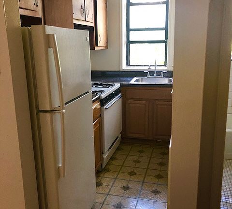 4th image of 715 E 32nd St #11