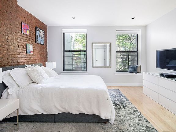 5th image of 133 W 14th St Unit Loft 4