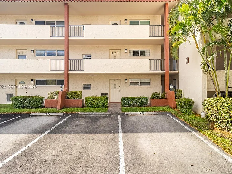 9820 S Hollybrook Lake Dr #106 — Photo 19