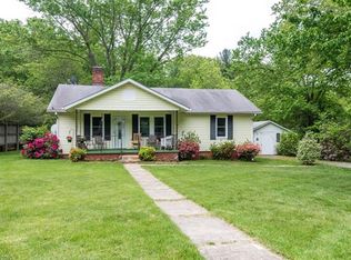 19 Wolf Creek Dr, Black Mountain, NC 28711